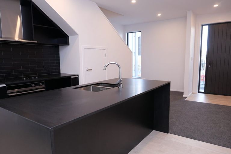 Photo of property in 2 Kamahi Place, Paraparaumu, 5032