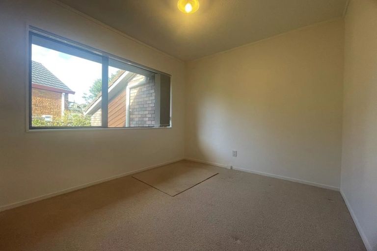 Photo of property in 4 Delisle Place, Windsor Park, Auckland, 0632