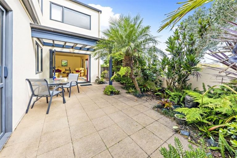 Photo of property in 36 Tiger Drive, Golflands, Auckland, 2013