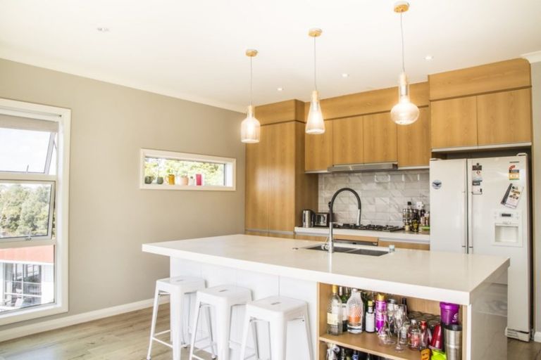 Photo of property in 11b Bank Street, Hillcrest, Auckland, 0627