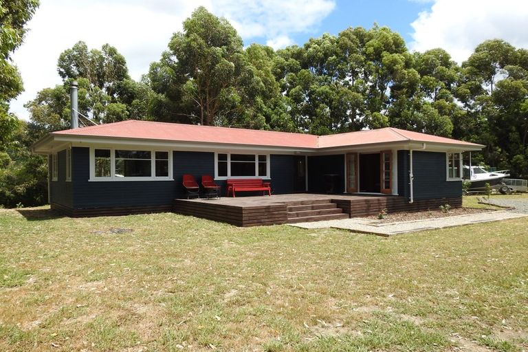 Photo of property in 11 Mick Dillon Road, Tahekeroa, Kaukapakapa, 0873