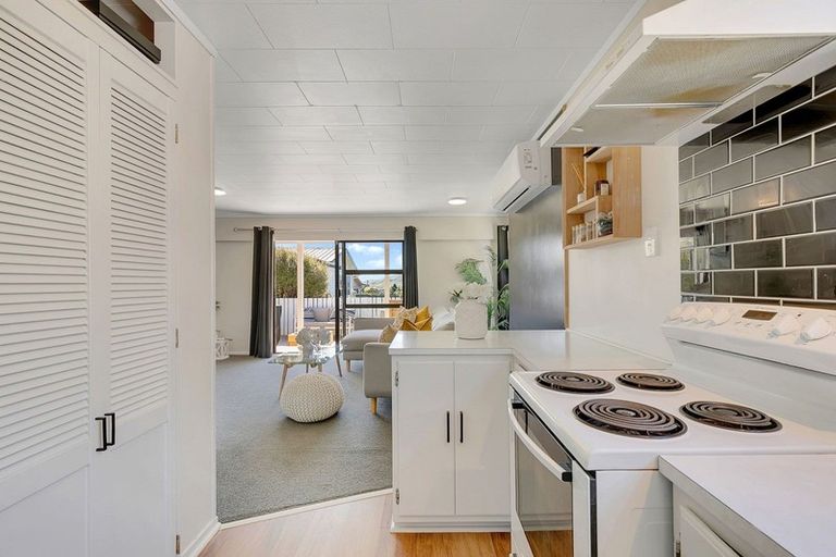 Photo of property in 7b Parkinson Close, Whitby, Porirua, 5024