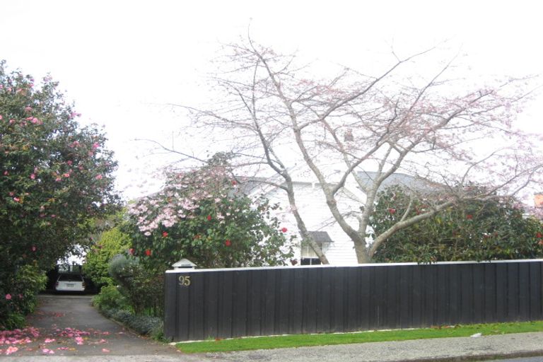 Photo of property in 95 Belt Road, New Plymouth, 4310