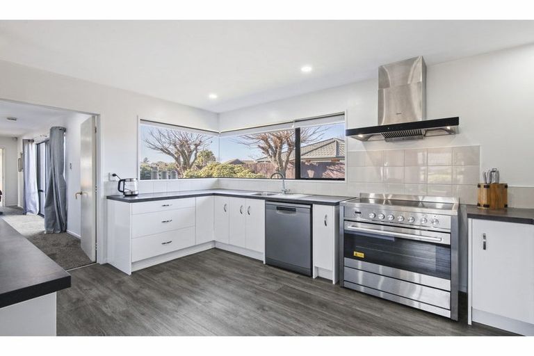 Photo of property in 1 Appleton Place, Woodend, 7610