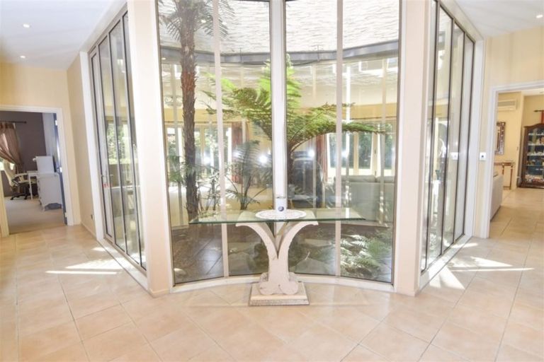 Photo of property in 6 Hogarth Lane, Burnside, Christchurch, 8053