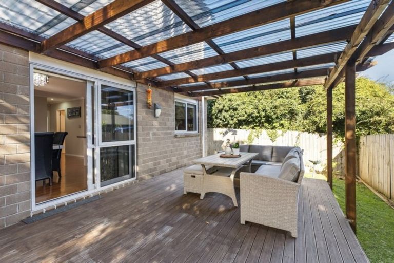 Photo of property in 8a Ellen Street, Manurewa East, Auckland, 2102