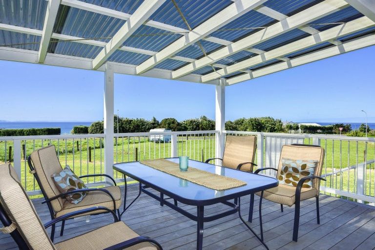 Photo of property in 4 Waihinahina Way, Mahia, 4198