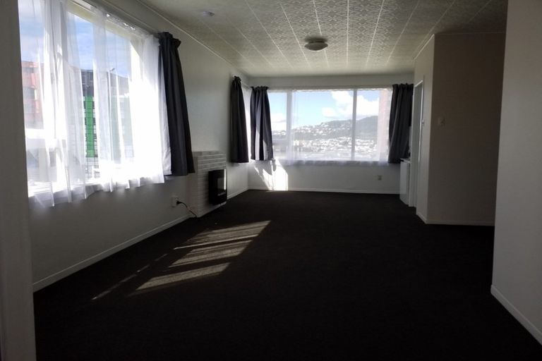 Photo of property in Churchill Flats, 213 The Terrace, Wellington Central, Wellington, 6011