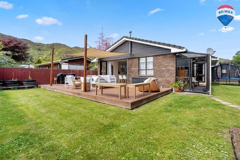 Photo of property in 17 Norton Park Avenue, Fairfield, Lower Hutt, 5011
