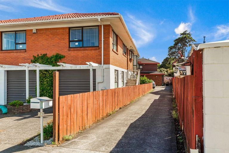 Photo of property in 2/27 Omana Road, Papatoetoe, Auckland, 2025