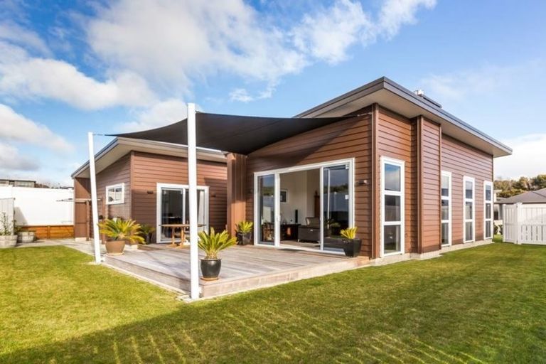 Photo of property in 28 Victoria Street, Richmond Heights, Taupo, 3330