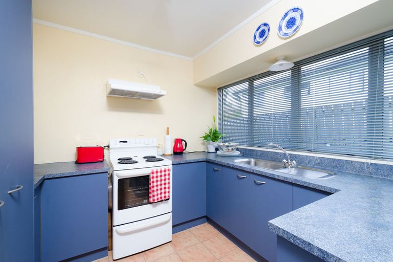 Photo of property in 16 Carillon Place, Massey, Auckland, 0614