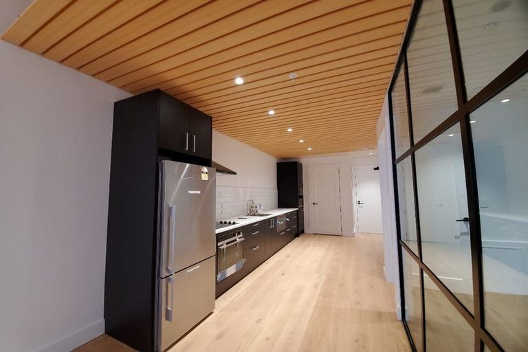 Photo of property in 155 Queen Street, Northcote Point, Auckland, 0627