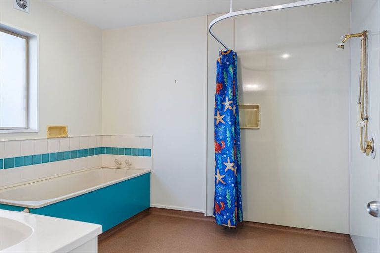 Photo of property in 5 Harry Ell Drive, Cashmere, Christchurch, 8022