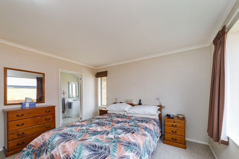 Photo of property in 50 Branigan Parade, Kelvin Grove, Palmerston North, 4414