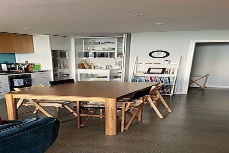 Photo of property in 442 The Esplanade, Island Bay, Wellington, 6023