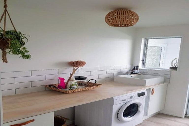 Photo of property in 3 Kipling Drive, Whalers Gate, New Plymouth, 4310