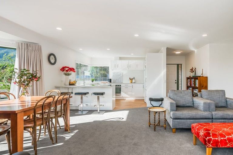 Photo of property in 7 Balmerino Grove, Waikanae, 5036