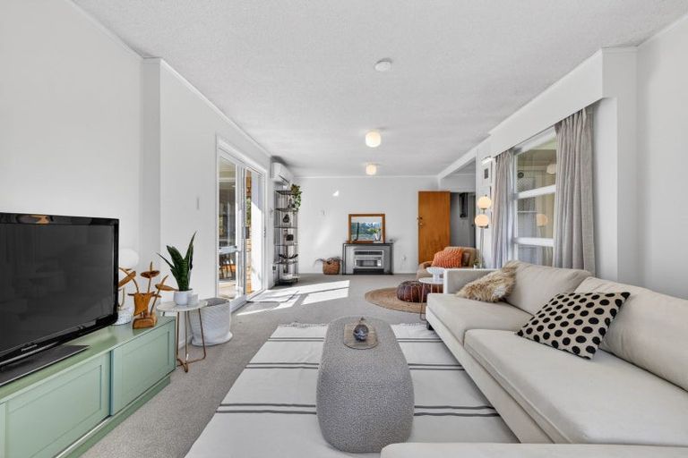 Photo of property in 102 Mount View Road, Melville, Hamilton, 3206