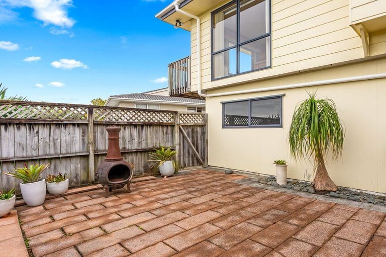 Photo of property in 2/301 Sunset Road, Sunnynook, Auckland, 0632