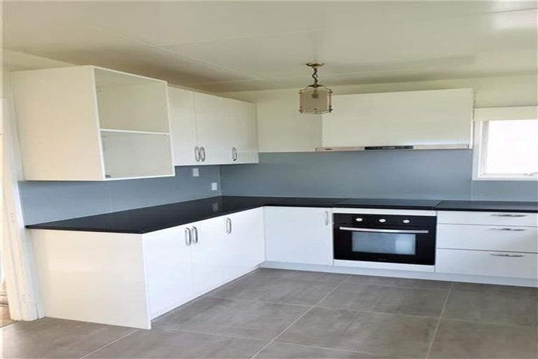 Photo of property in 86 Gossamer Drive, Pakuranga Heights, Auckland, 2010