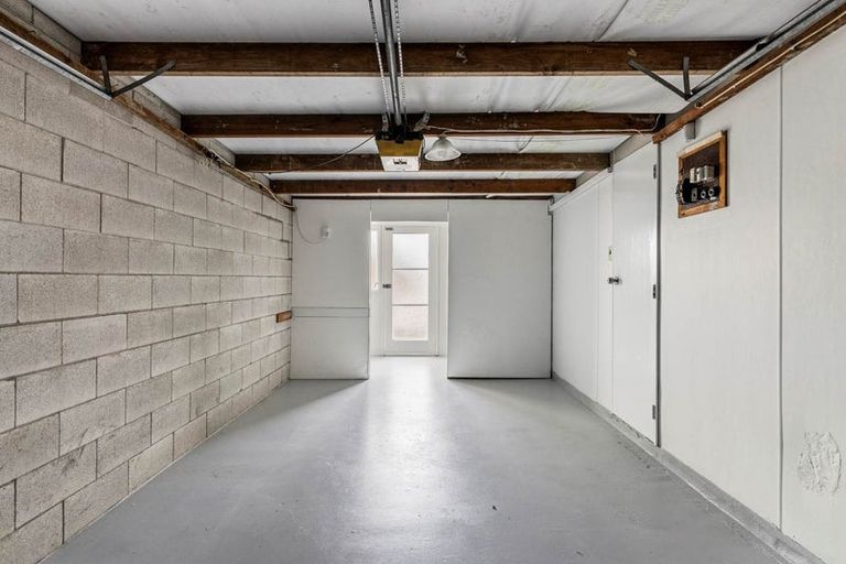 Photo of property in 1/6 Akehurst Avenue, New Lynn, Auckland, 0600
