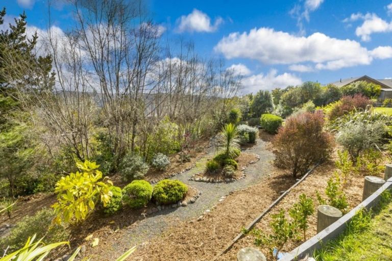 Photo of property in 4 Mount Marua Way, Timberlea, Upper Hutt, 5018