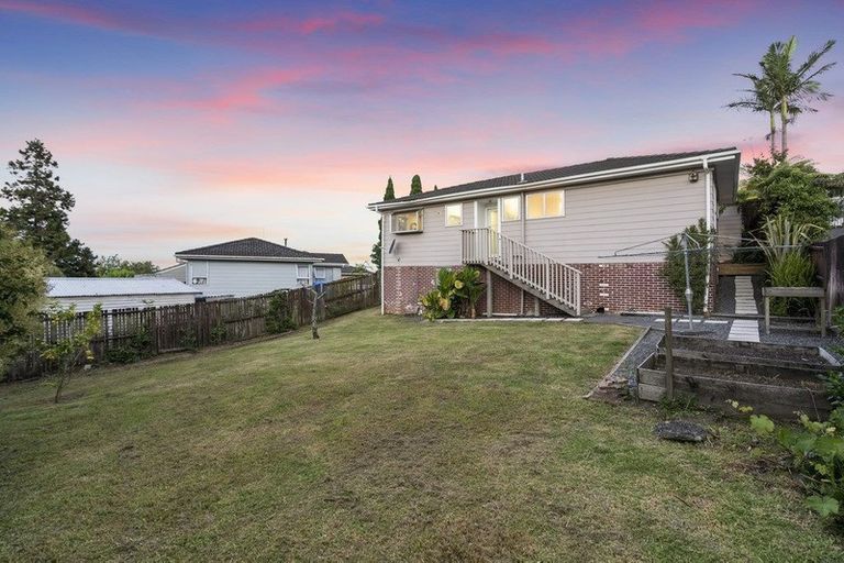 Photo of property in 12 Malmo Place, Massey, Auckland, 0614