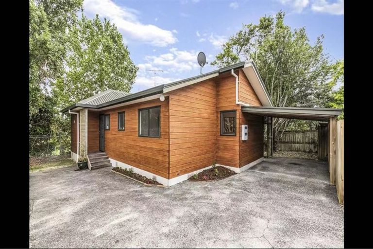 Photo of property in 2/73 Bond Crescent, Forrest Hill, Auckland, 0620