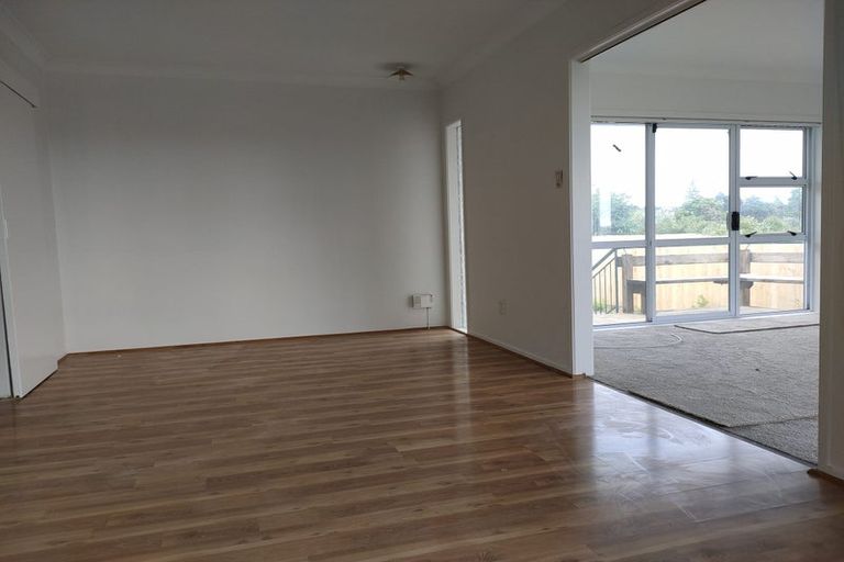 Photo of property in 80 Beechdale Crescent, Pakuranga Heights, Auckland, 2010