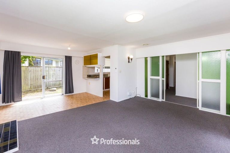 Photo of property in 33 Larchmont Grove, Totara Park, Upper Hutt, 5018