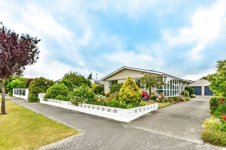 Photo of property in 15 Birkenhead Street, Avonhead, Christchurch, 8042