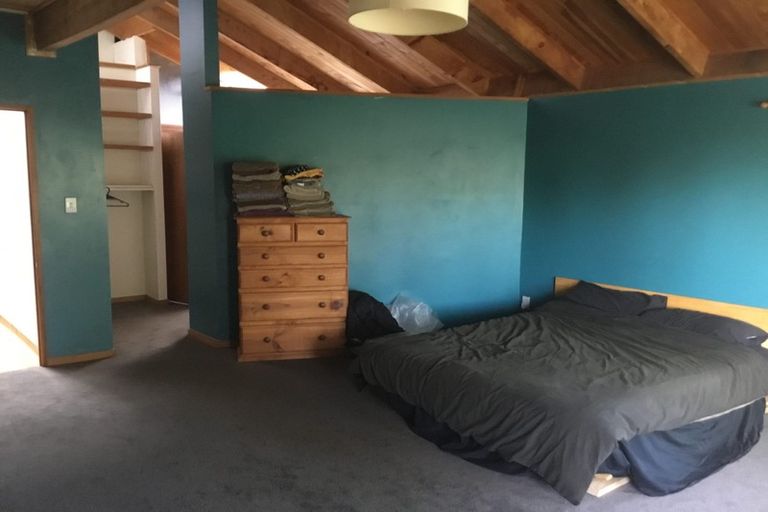 Photo of property in 1049 Scenic Drive North, Swanson, Auckland, 0816