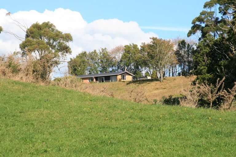 Photo of property in 556 Mangorei Road, Mangorei, New Plymouth, 4371