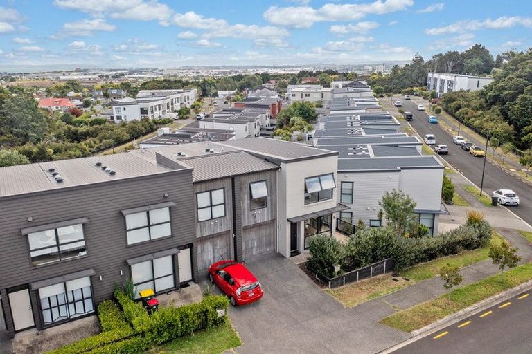 Photo of property in 37 Matairangi Avenue, Totara Heights, Auckland, 2105