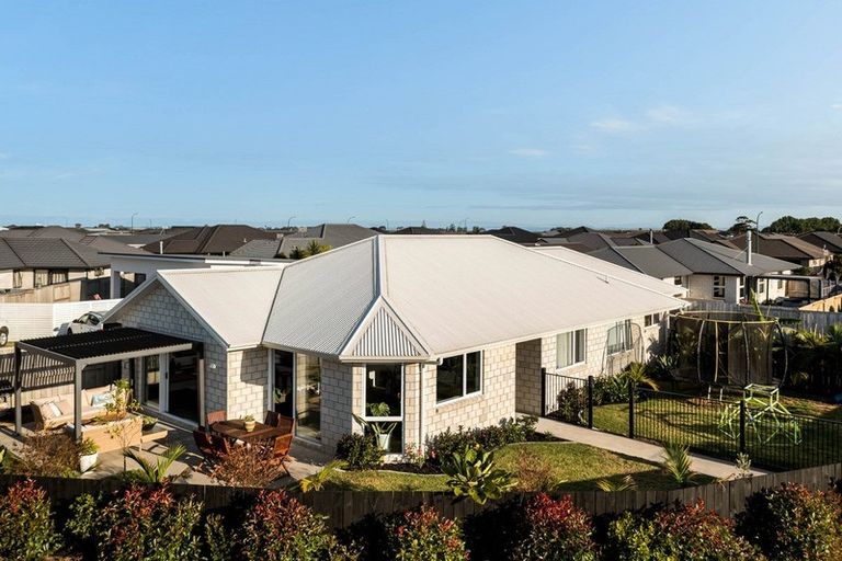 Photo of property in 19 Cupples Street, Papamoa Beach, Papamoa, 3118