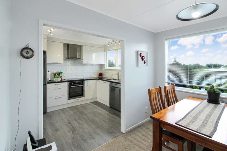 Photo of property in 13 Russell Street, Marton, 4710