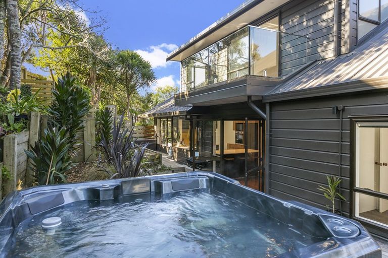 Photo of property in 29 Homewood Place, Chatswood, Auckland, 0626