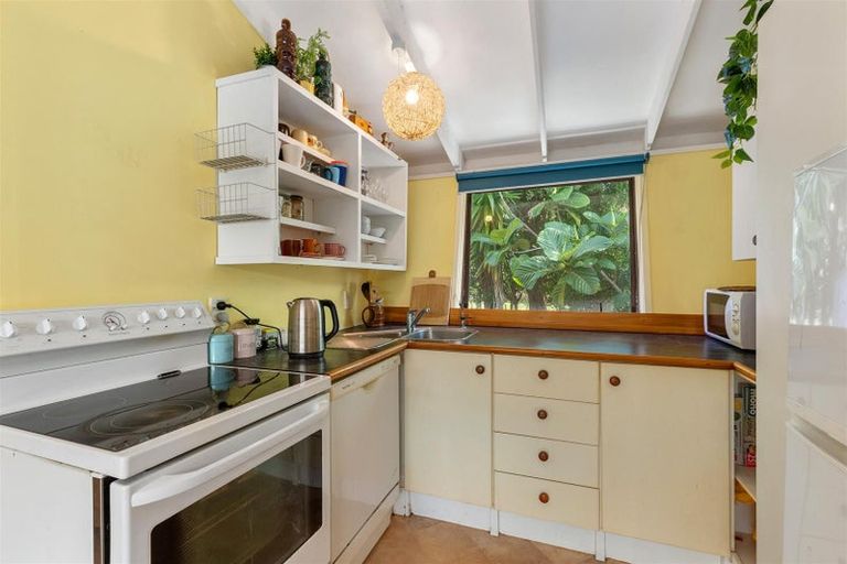 Photo of property in 1913 Paparoa Valley Road, Paparoa, 0571