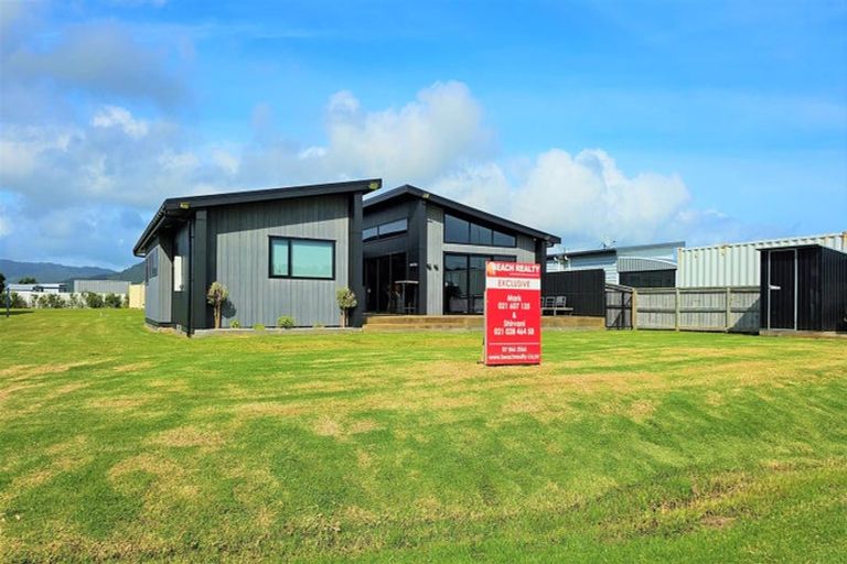 Photo of property in 139 Ngaio Drive, Matarangi, Whitianga, 3592