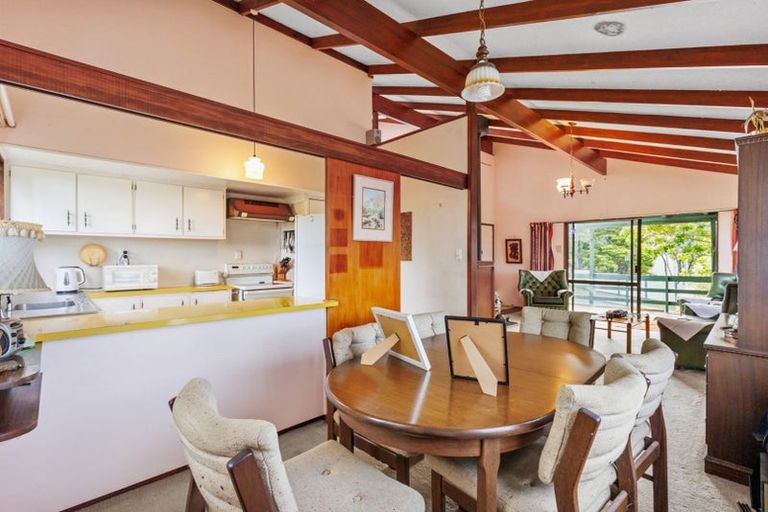 Photo of property in 2 Lingham Crescent, Torbay, Auckland, 0630