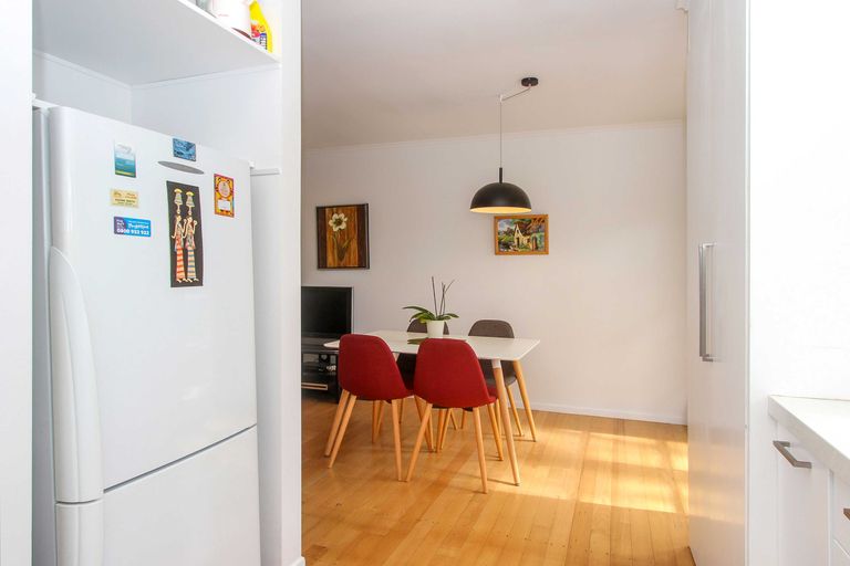 Photo of property in 2/1 Hythe Terrace, Mairangi Bay, Auckland, 0630