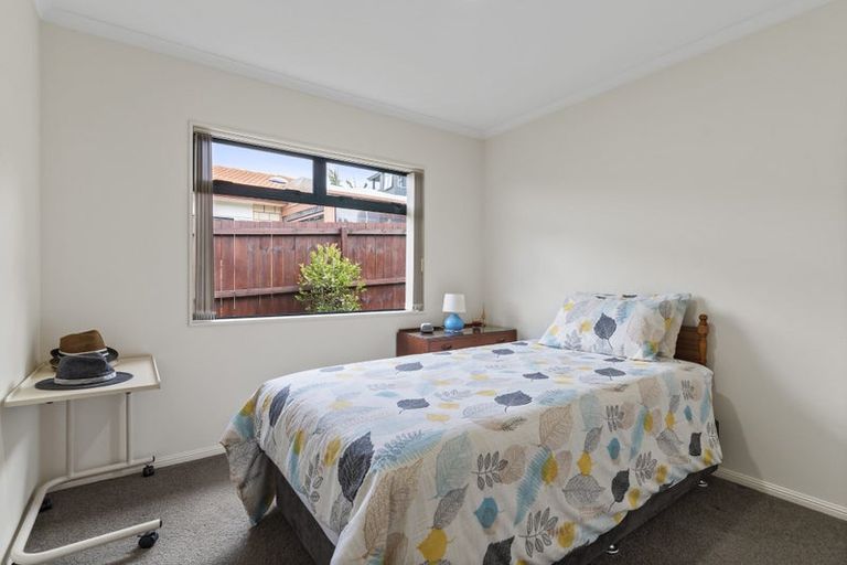 Photo of property in 44 Chesterfield Way, Orewa, 0931