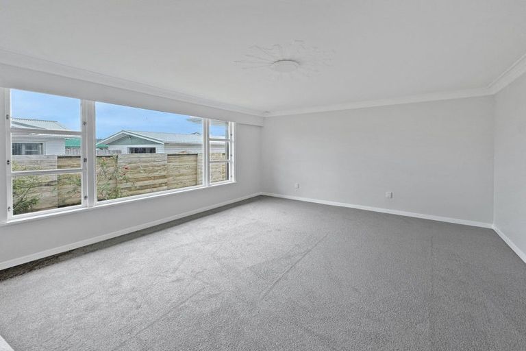 Photo of property in 12 Hart Street, Foxton Beach, Foxton, 4815