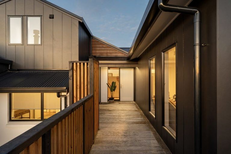 Photo of property in 2 Keam Way, Welcome Bay, Tauranga, 3112