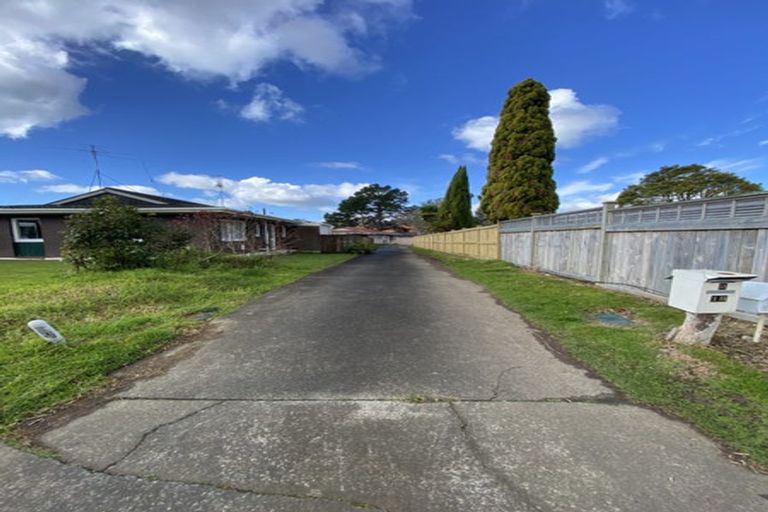 Photo of property in 2/18 Mirrabooka Avenue, Botany Downs, Auckland, 2010