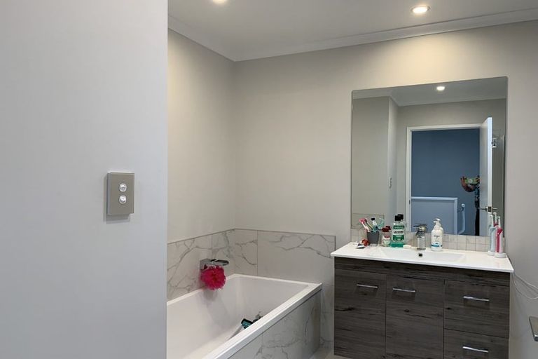 Photo of property in 9 Eyton Kay Road, Hobsonville, Auckland, 0616