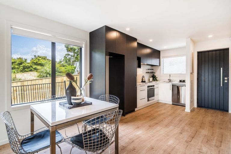 Photo of property in 5b Nea Place, Hillcrest, Auckland, 0627