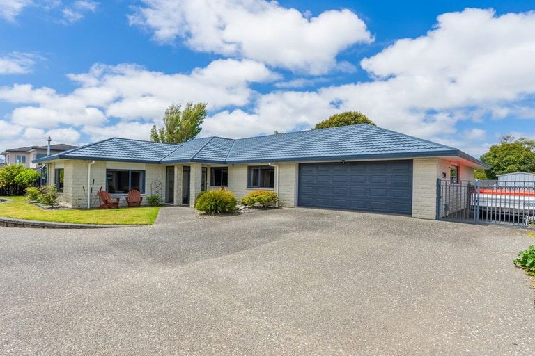 Photo of property in 22 Regent Drive, Paraparaumu Beach, Paraparaumu, 5032