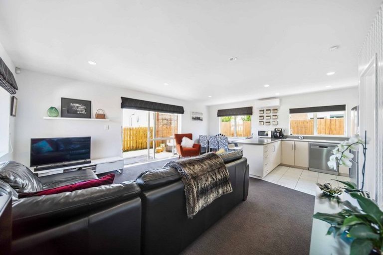 Photo of property in 3b Stevenson Road, Clarks Beach, 2122